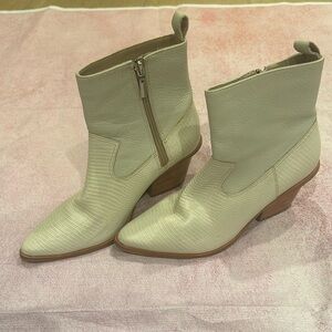 Kaanas off white wooden cowboy pointed toe leather zip up booties boots shoes